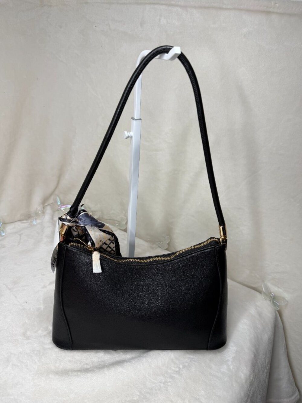 La Terre Black Structured Handbag – New With Tags (6x12x3.5) - Picture 2 of 4